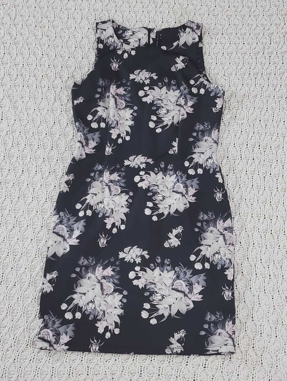 Lori M Collection Floral Shift Dress- Large